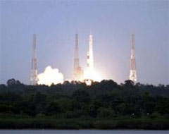 Picture 2 of India successfully launched the spacecraft to the Moon