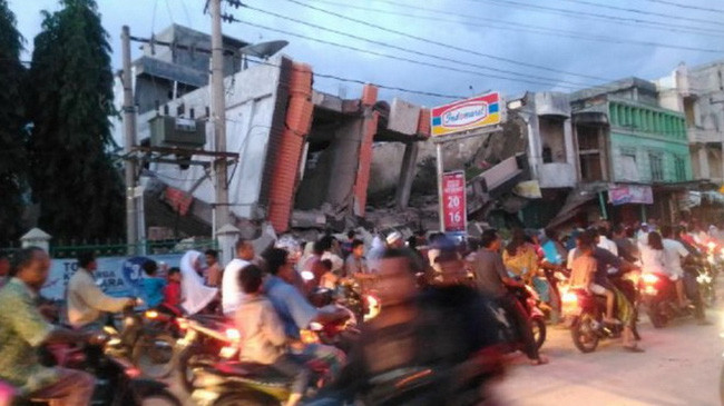 Picture 4 of Indonesia earthquake strong, at least 18 people died