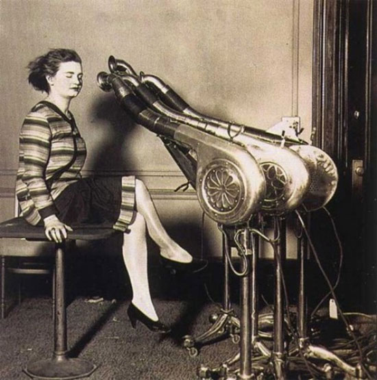 Picture 3 of 'Insane' beauty tools in the early 20th century