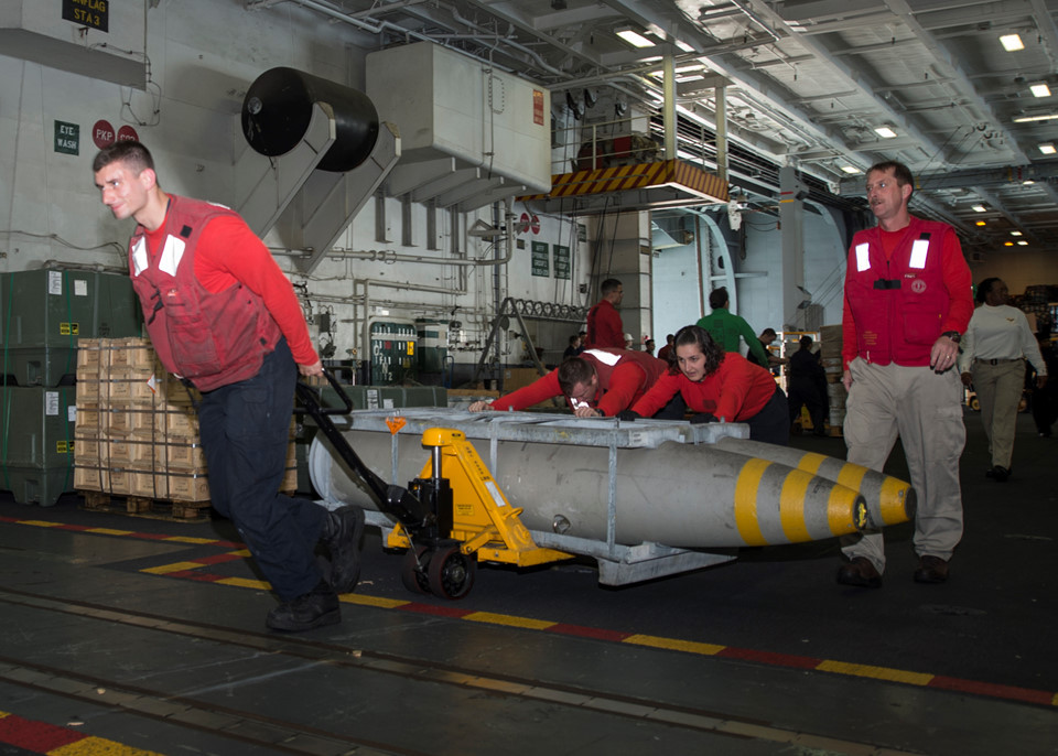 Picture 6 of Inside the floating air base coming to Vietnam