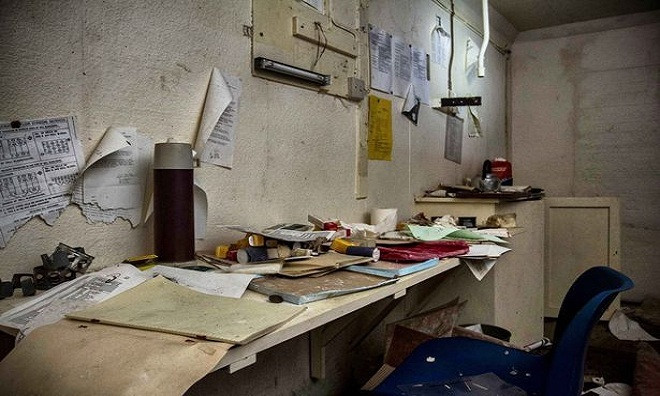 Picture 7 of Inside the shelter of volunteers warning the British nucleus
