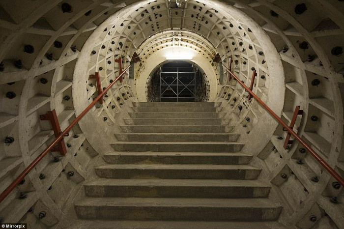 Picture 2 of Inside the 'war tunnel' secret in London