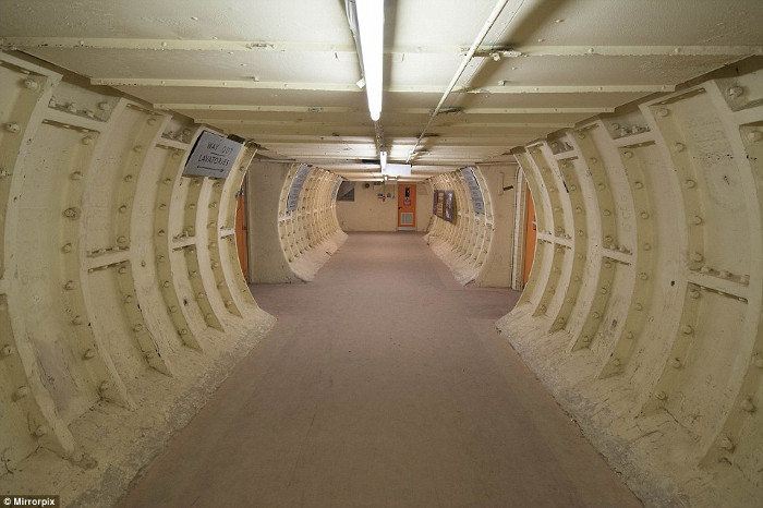 Picture 4 of Inside the 'war tunnel' secret in London