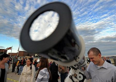 Picture 16 of Interesting 'meeting' between Venus and the sun
