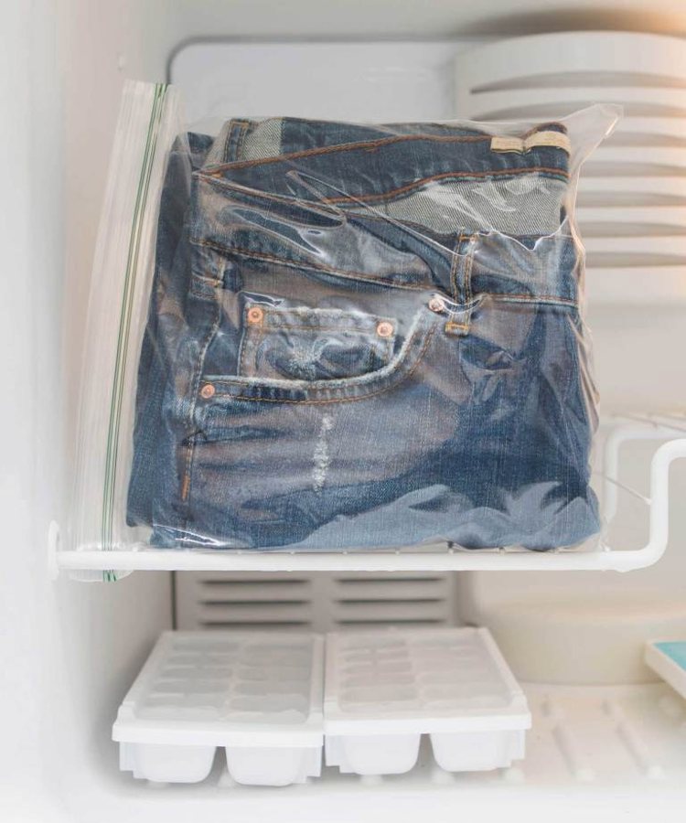 Picture 2 of Interesting tips to help jeans retain their original style and color