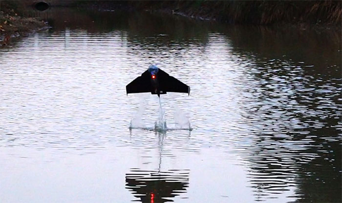 Picture 1 of Invented 'flying fish' robot for environmental research