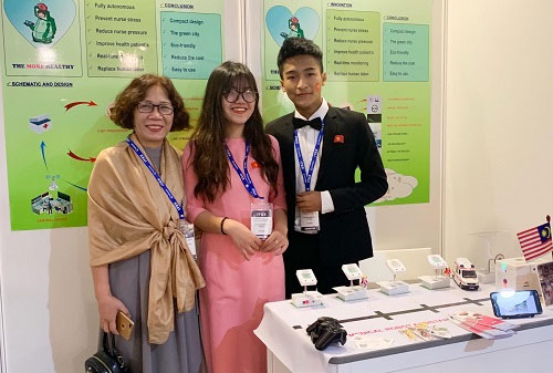 Picture 2 of Invention of medicine delivery robot, Vietnamese students won an international gold medal
