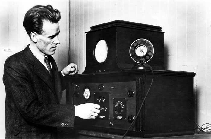 Picture 7 of Inventions change the world of young people under 20 years old