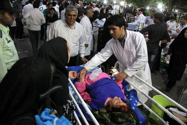 Picture 1 of Iran: Hundreds of people died from double earthquakes