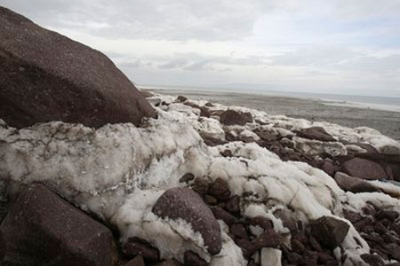 Picture 4 of Iran's largest lake is turning into ... salt
