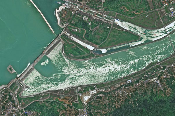 Picture 3 of Is the Three Gorges Dam in China deformed?