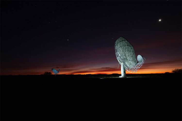 Picture 1 of It is clear that the cosmic black hole is 250,000 light-years from Earth