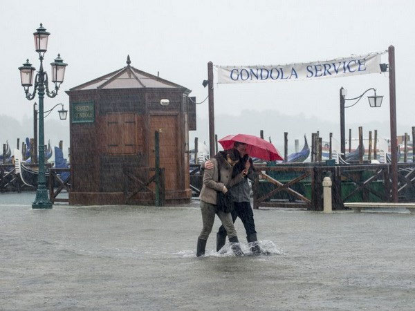 Picture 1 of Italy: 4 people were killed in the flood in the town of Refrontolo
