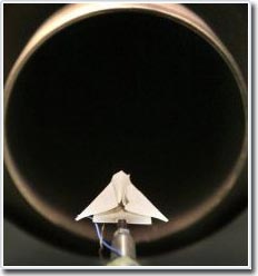 Picture 1 of Japan launches airplanes ... paper into space