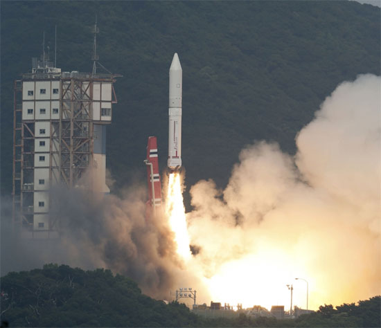 Picture 1 of Japan successfully launched the new Epsilon missile