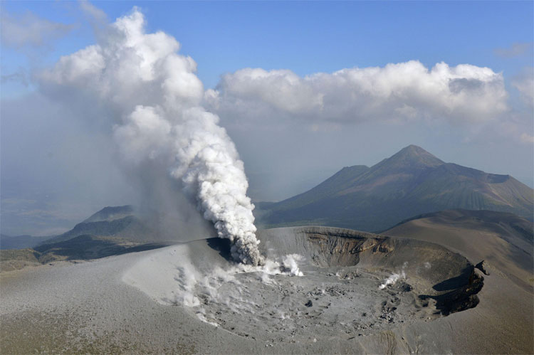 Picture 1 of Japanese volcanoes wake up after years of sleep