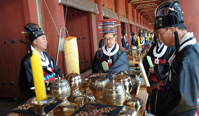 Picture 8 of Jongmyo Temple - World Cultural Heritage in Korea