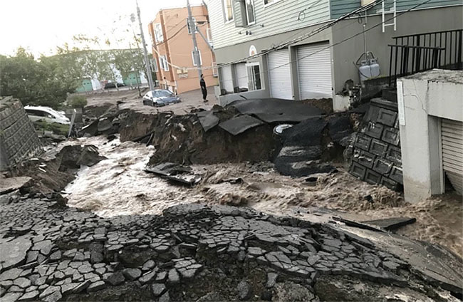 Picture 4 of Just caught up in the storm, Japan was again struck by an earthquake