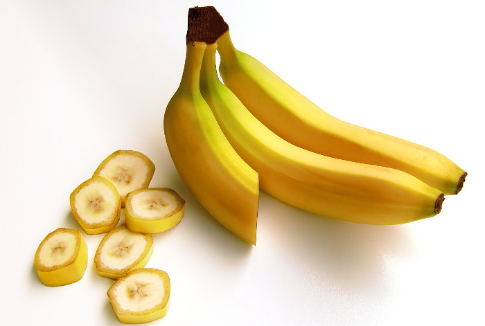 Picture 5 of Just eat 3 bananas you will have 900 USD, the problem is you dare to eat?