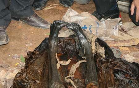 Khai excavated an ancient tomb for 300 years in Hanoi images 11