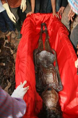 Khai excavated an ancient tomb for 300 years in Hanoi images 12