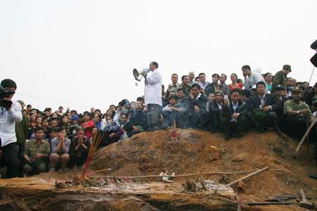 Khai excavated an ancient tomb for 300 years in Hanoi images 9