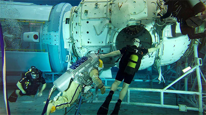 Picture 3 of Knowing that being an astronaut is difficult, but no one thinks it is so hard