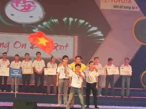 Picture 2 of Lac Hong University won the 2012 Robocon competition