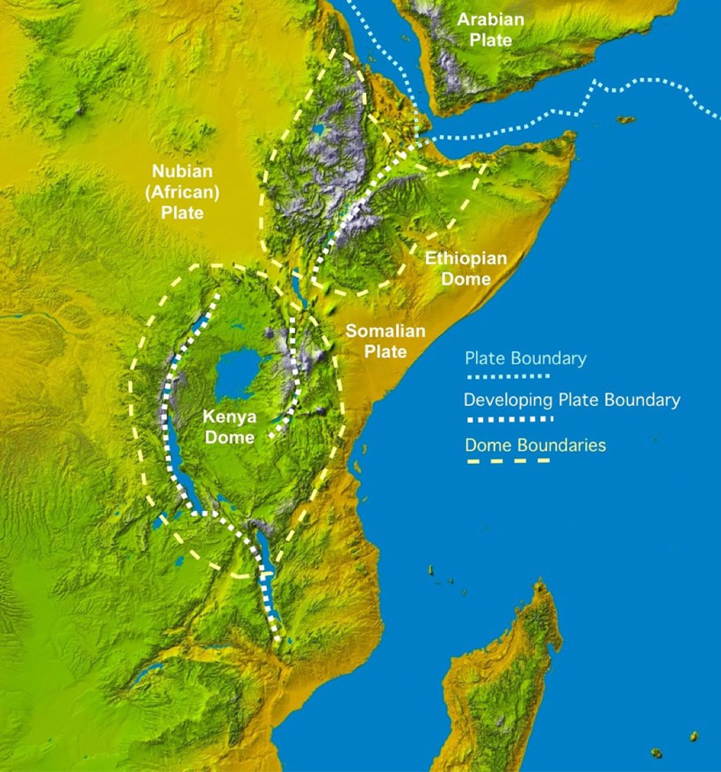Picture 11 of Lake system in a large cracked valley - World natural heritage in Kenya