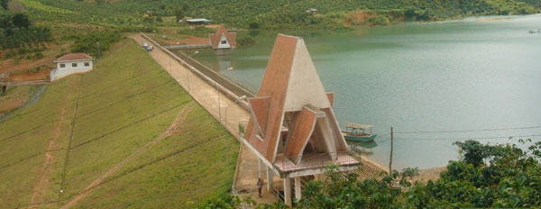 Picture 1 of Lam Dong: Subsidence in Dak Fur Thuong irrigation reservoir