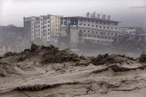 Picture 1 of Landslide buried 17 people in China