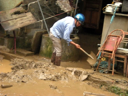 Picture 4 of Lao Cai: Big pipes suddenly appeared in the night