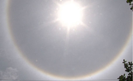Picture 1 of Lao Cai: The appearance of the 'sun halo' at noon
