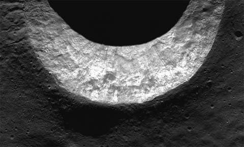 Latest photos of the moon images 5