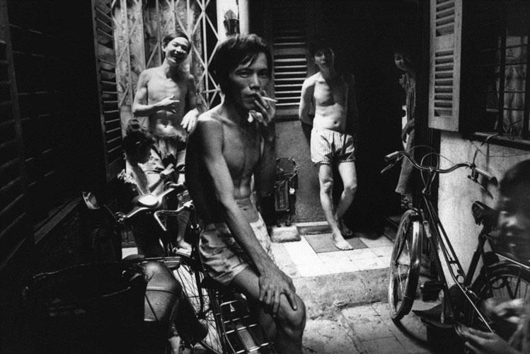 Picture 9 of Life in Cholon in 1991 through photo Patrick Zachmann (Part 1)