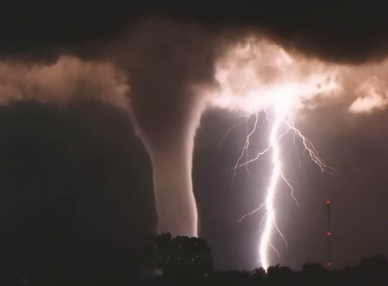Picture 1 of Lightning can cause headaches