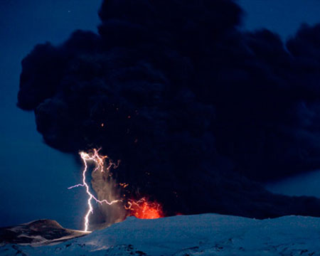 Picture 1 of Lightning on the crater in Iceland