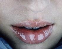 Picture 1 of Lip gloss can cause skin cancer