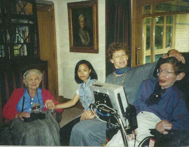 Picture 3 of Little known about the Vietnamese adopted daughter of scientist Stephen Hawking