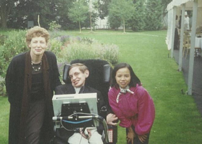 Picture 4 of Little known about the Vietnamese adopted daughter of scientist Stephen Hawking