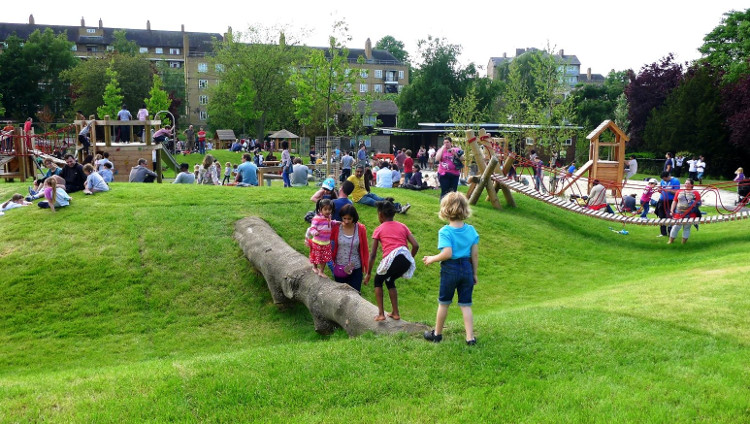 Picture 1 of Living near the park reduces asthma symptoms in children