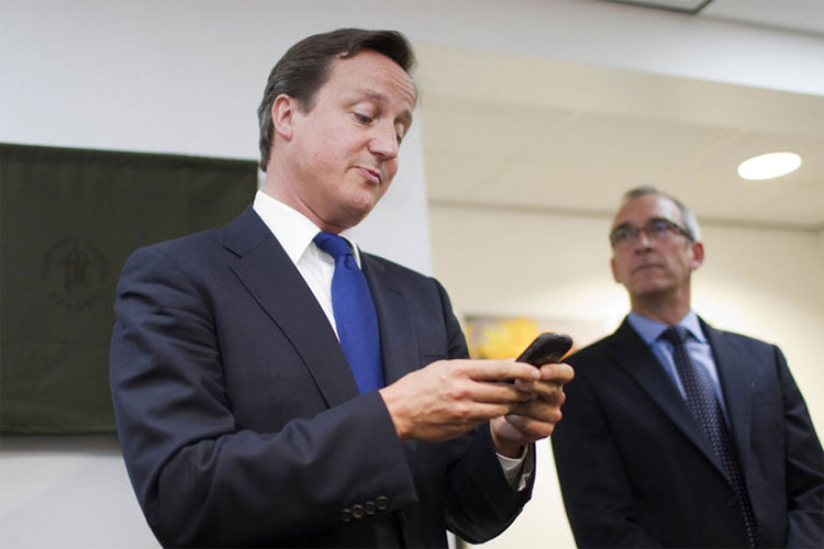Picture 7 of Look at the phones of heads of state
