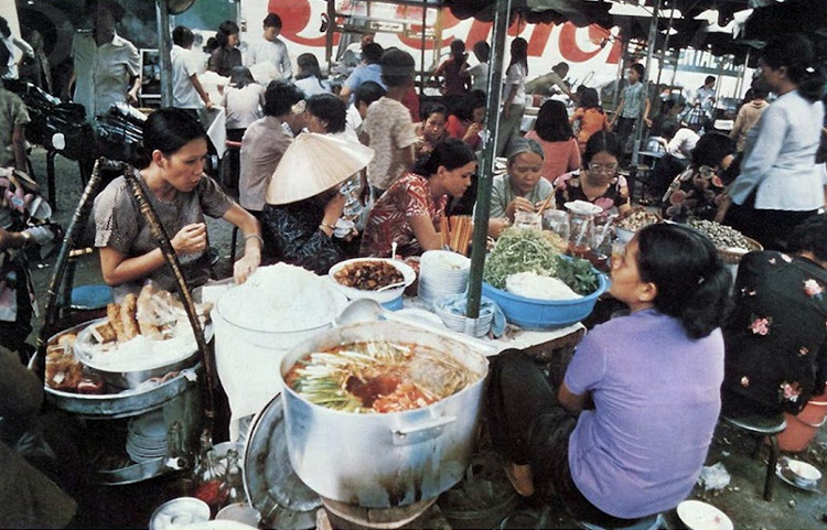 Picture 24 of Looking back at Saigon street food before 1975
