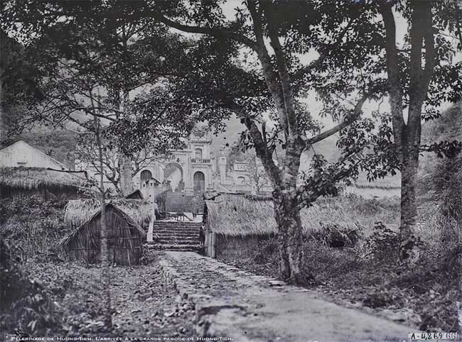 Picture 1 of Looking back on the rare images of Perfume Pagoda in 1927