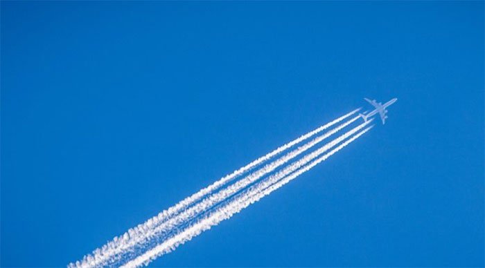 Lower airplanes can reduce climate impacts by 59% images 1
