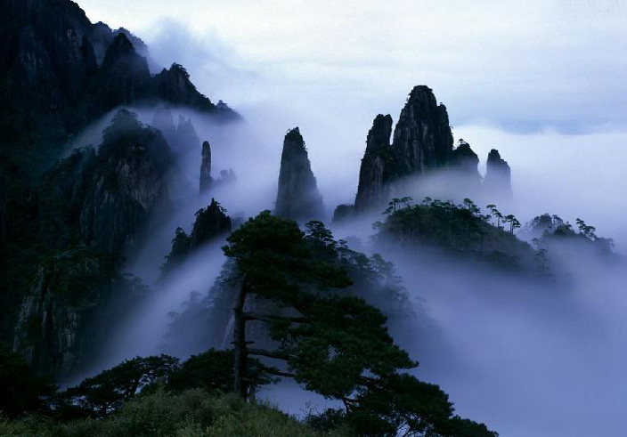 Picture 11 of Lu Son National Park - China
