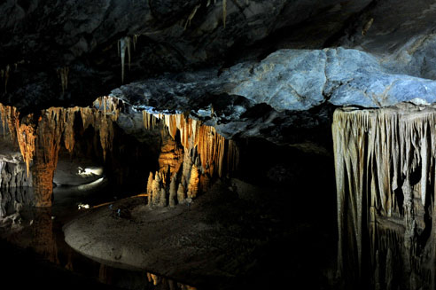 Picture 10 of Magic beauty in Asia's longest dry cave