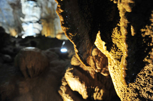 Picture 13 of Magic beauty in Asia's longest dry cave