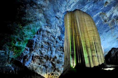 Picture 18 of Magic beauty in Asia's longest dry cave