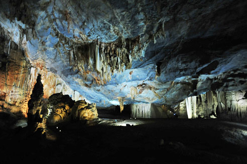 Picture 19 of Magic beauty in Asia's longest dry cave